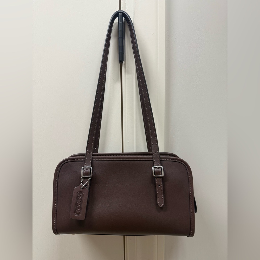Coach Maple Brown Leather Swing Zip